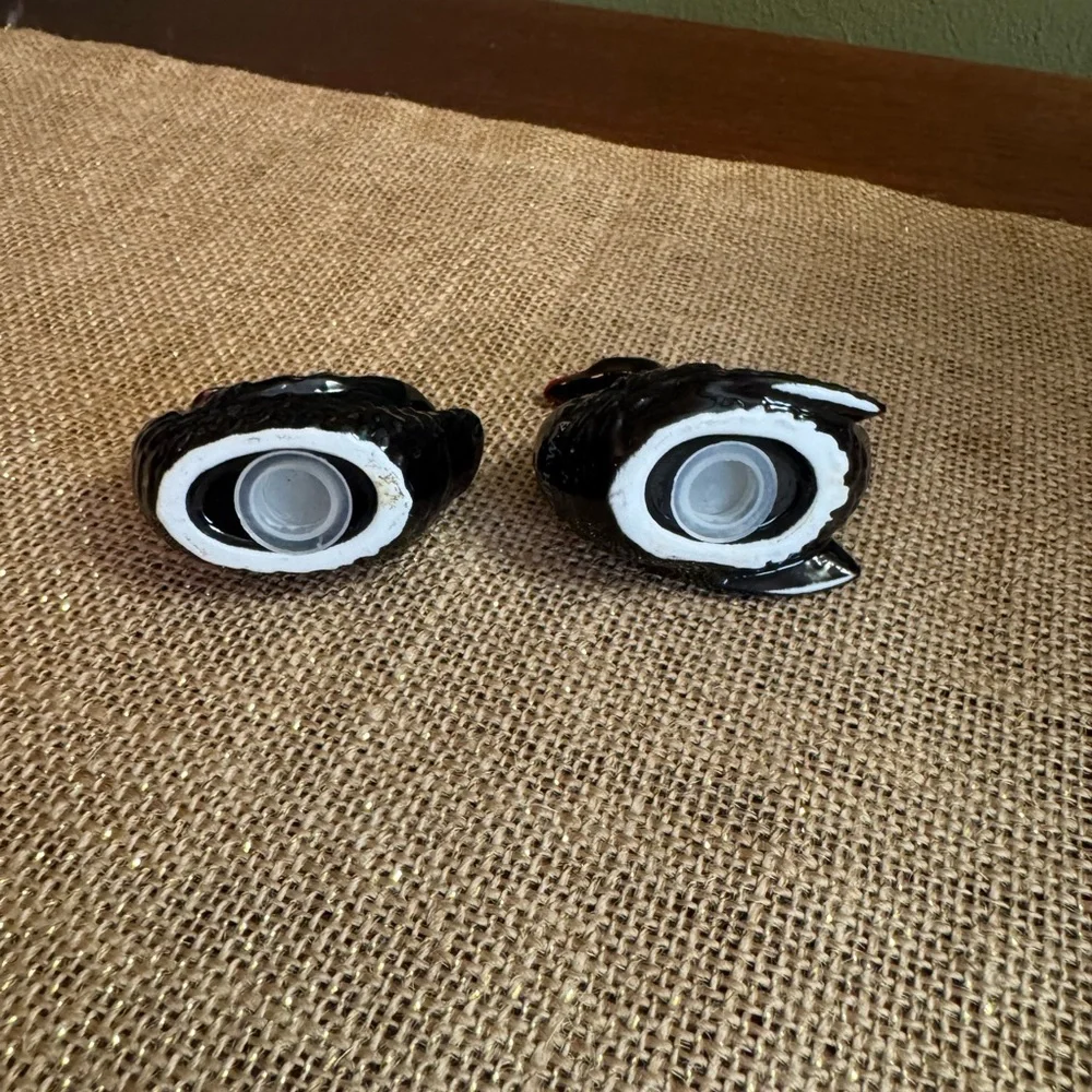 Vintage Perth Western Australia Black Swans Salt Pepper Shakers